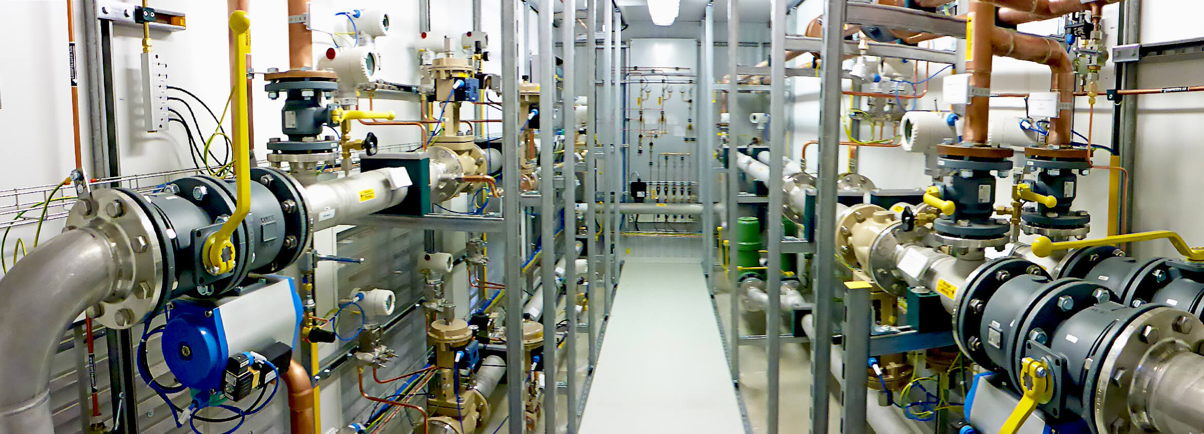 Video of a flat glass shielding gas supply system in a container